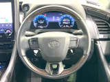 【純正革巻きステアリング】上質な革を使用することで、手にしっかり馴染みとても運転しやすいハンドルです♪