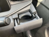 前席カップホルダ-!携帯や小物入れとしてもどうぞ