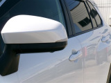ターンランプ付きドアミラーはデザインだけでなく、他のドライバーや周囲の歩行者にもわかり易く視認性も十分な装備です。