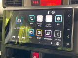 【9型ディスプレイオーディオ】お手持ちのスマートフォンとの連携で、ナビや音楽再生など各種アプリを使用可能。スマホに近い感覚でお使いいただけます♪