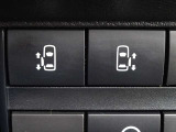 【両側電動スライドドアスイッチ】スマートキーや運転席のスイッチでスライドドアの開閉が可能♪電動なので力を入れてドアを開ける必要が無く小さいお子様でも、重い荷物を持っている時でもラクに開け閉めできます