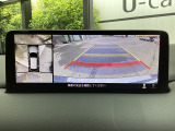 狭い場所での駐車やすれ違いなどでより的確な運転操作に役立つ360&deg;ビューモニターが装備されています。
