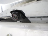 バックカメラが付いているので後方確認が非常にしやすいです。今や運転初心者も熟練者も必須装備!ついていて損はないですね♪