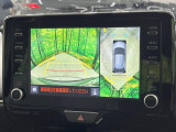【パノラミックビューモニター】専用のカメラにより、上から見下ろしたような視点で360度クルマの周囲を確認することができます☆死角部分も確認しやすく、狭い場所での切り返しや駐車もスムーズに行えます。