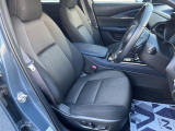 運転席シート廻りは使用感も少なく、良好な状態となっています。前オーナー様が丁寧に使っていたことがよくわかりますね。