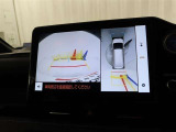 車体の前後左右に設置されたカメラにより、リアルタイムで安全確認ができるところが大きな魅力。十字路や駐車場、狭い路地での走行など、死角ができやすい場面で力を発揮します。