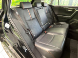 後部座席も気になるようなキズ・汚れやへたり等、大きなダメージはなく、良好な状態です。