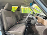 運転席シート廻りは使用感も少なく、良好な状態となっています。前オーナー様が丁寧に使っていたことがよくわかりますね。
