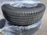 夏タイヤを装着しております。