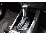 扱いやすい位置に配置されたフロアオートマチックです☆CVTを採用で滑らかでスムーズな走りが楽しめますよ♪