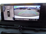 見下ろしているかのような映像で、駐車もスムーズにできる。アラウンドビューモニター