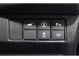【Honda SENSING】衝突被害軽減ブレーキ〈CMBS〉、ACC〈アダプティブ・クルーズ・コントロール〉、LKAS〈車線維持支援システム〉、誤発進抑制機能、等で安全運転のサポートをします!