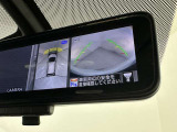ルームミラーにクリヤーなカメラ映像で後方視界サポート!車両周囲安全確認にも役立つ、アラウンドビューモニター映像 スマート・ルームミラー装備!