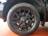 純正アルミは精度が高く、走行安定性・デザイン性ともに優れています!!