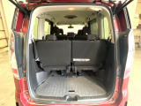 普段のお買い物や通勤、送迎等に十分な荷室スペースを確保しております。セカンドシートを倒すと、大きな荷物の積載も可能です♪
