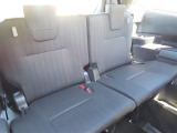 3人掛けのサードシート!大人の方からお子様まで、ちゃんと座って移動できます!