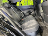 後部座席も気になるようなキズ・汚れやへたり等、大きなダメージはなく、良好な状態です。