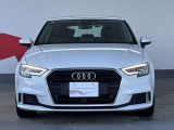 Audiの象徴であるシングルフレームグリルをよりワイドで低くシャープなデザインとすることでワイド&ローのフォルムを協調しています。