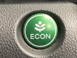 ★ECONスイッチ★ エコドライブを加速しよう!スイッチをONにすると、運転の仕方によるロスを抑え込み燃費をよくするようクルマが頑張ります(*^ー^*)燃費向上にチャレンジ♪