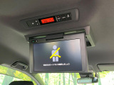 【フリップダウンモニター】大画面モニターで後席でもエンタメをお楽しみいただけます。小さなお子様にも大人気の装備です♪