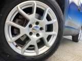 ●純正17インチアルミホイール:輸入車ならではの卓越した走りを支えるホイールと足回りです!日本車の走りに慣れている方にもぜひ体感して頂きたいほど、高いレベルでまとまっています!