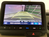 バックモニター付きで車庫入れもラクラク♪