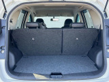 普段のお買い物や通勤、送迎等に十分な荷室スペースを確保しております。セカンドシートを倒すと、大きな荷物の積載も可能です♪