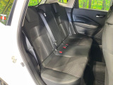 後部座席も気になるようなキズ・汚れやへたり等、大きなダメージはなく、良好な状態です。