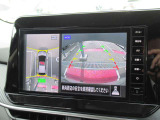 車を上から見下ろしているかのような映像で周囲の状況を確認できるアラウンドビューモニター。狭い駐車場や駐車が苦手な方でも安心。