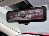 インテリジェントルームミラーで後方視界がさらに広がります