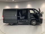 両側パワースライドドア付きだから、狭い駐車スペースなどでの 乗り降りラクラク!小さなお子さまのいるご家庭には嬉しい装備。