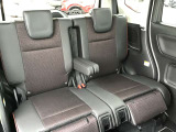 2列目シートもゆったりくつろげる空間になってます。