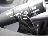 マニュアル車のような感覚で、ワインディングロードでも車を操れるパドルシフト付きです。長い下り坂でのエンジンブレーキや、高速道路の合流の際の加速も思いのままです。