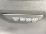 【メモリー機能付きパワーシート】ドライバーごとに設定したシート位置を記憶して、ボタン一つで切り替えできる便利な機能!運転する方が複数名いらっしゃるご家庭におすすめです♪