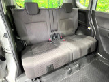 後部座席も気になるようなキズ・汚れやへたり等、大きなダメージはなく、良好な状態です。