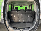普段のお買い物や通勤、送迎等に十分な荷室スペースを確保しております。セカンドシートを倒すと、大きな荷物の積載も可能です♪