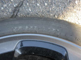 タイヤサイズは、155/65R14です。