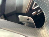 ステアリングパドルシフトはハンドルから手を離すことなくシフトチェンジを意のままに。ダイナミックモード時にご利用いただくと、より直感的なドライブをお楽しみいただけます。ジャガーの走りをご体感ください!