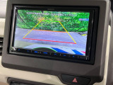 【バックカメラ】駐車時に後方がリアルタイム映像で確認できます。大型商業施設や立体駐車場での駐車時や、夜間のバック時に大活躍!運転スキルに関わらず、今や必須となった装備のひとつです!