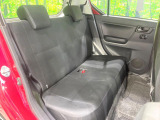 後部座席も気になるようなキズ・汚れやへたり等、大きなダメージはなく、良好な状態です。