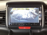 バックも安心のバックカメラ付いています。バックカメラがあると、いつでも安全にバックできますね。死角も減ります。