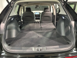 リア席を倒せば広々とした空間の出来上がり!床が低くフラットになり、天井までの高さがありますので積載が便利です。