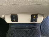フロント両席にはシートヒーターが付いています!寒い日に便利な装備ですね。