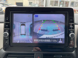 アラウンドビューモニターは車の全周囲をカメラで映しだして障害物や人を確認、周りの状況を確認しながら安全に駐車できる便利な装備になります。