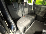後部座席も気になるようなキズ・汚れやへたり等、大きなダメージはなく、良好な状態です。
