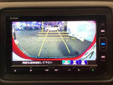 バックモニター付きで、車庫入れやバック時の後方確認をサポート。