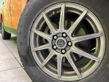 【16インチアルミホイール】外観にマッチしたアルミホイールを装着しております。各種アルミホイールや、スタッドレスタイヤも取扱いしております。是非ご相談ください♪