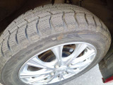 冬タイヤの状態(タイヤの残り溝についてはお問い合わせ下さい)
