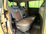 後部座席も気になるようなキズ・汚れやへたり等、大きなダメージはなく、良好な状態です。