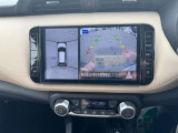 アラウンドビューモニター。上空から見下ろしたような映像が映し出されるので、駐車をスムースに行えます。